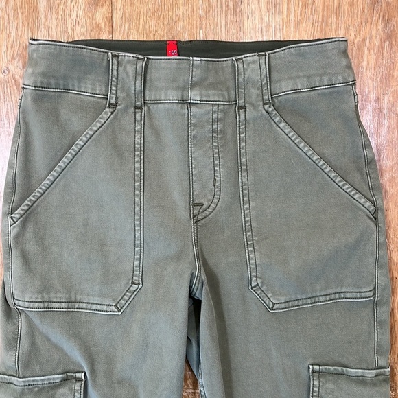Spanx Stretch Twill Ankle Cargo Jogger Pants Soft Sage Women's Sz Medium P EUC - Picture 4 of 14